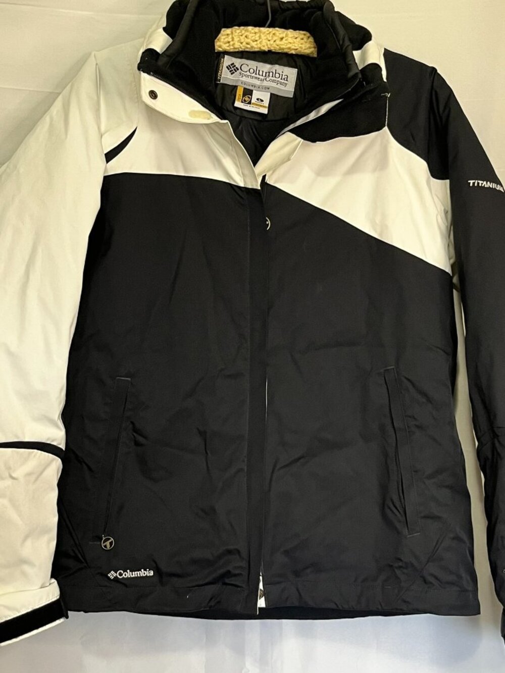 Columbia Titanium Omni-Tech Interchange 3 n 1 Jacket Women Large Black White